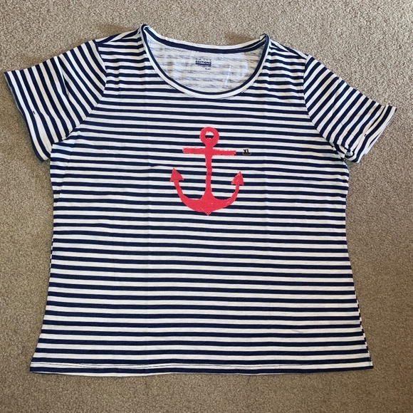 size XL, bust up to 44” inches, beautiful anchor shirt, new ⚓️ condition - Picture 7 of 10